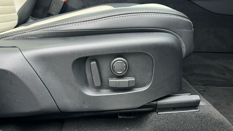 Land Rover Discovery Sport 2.0 P250 R-Dynamic SE 5dr Auto [5 Seat] Petrol Station Wagon